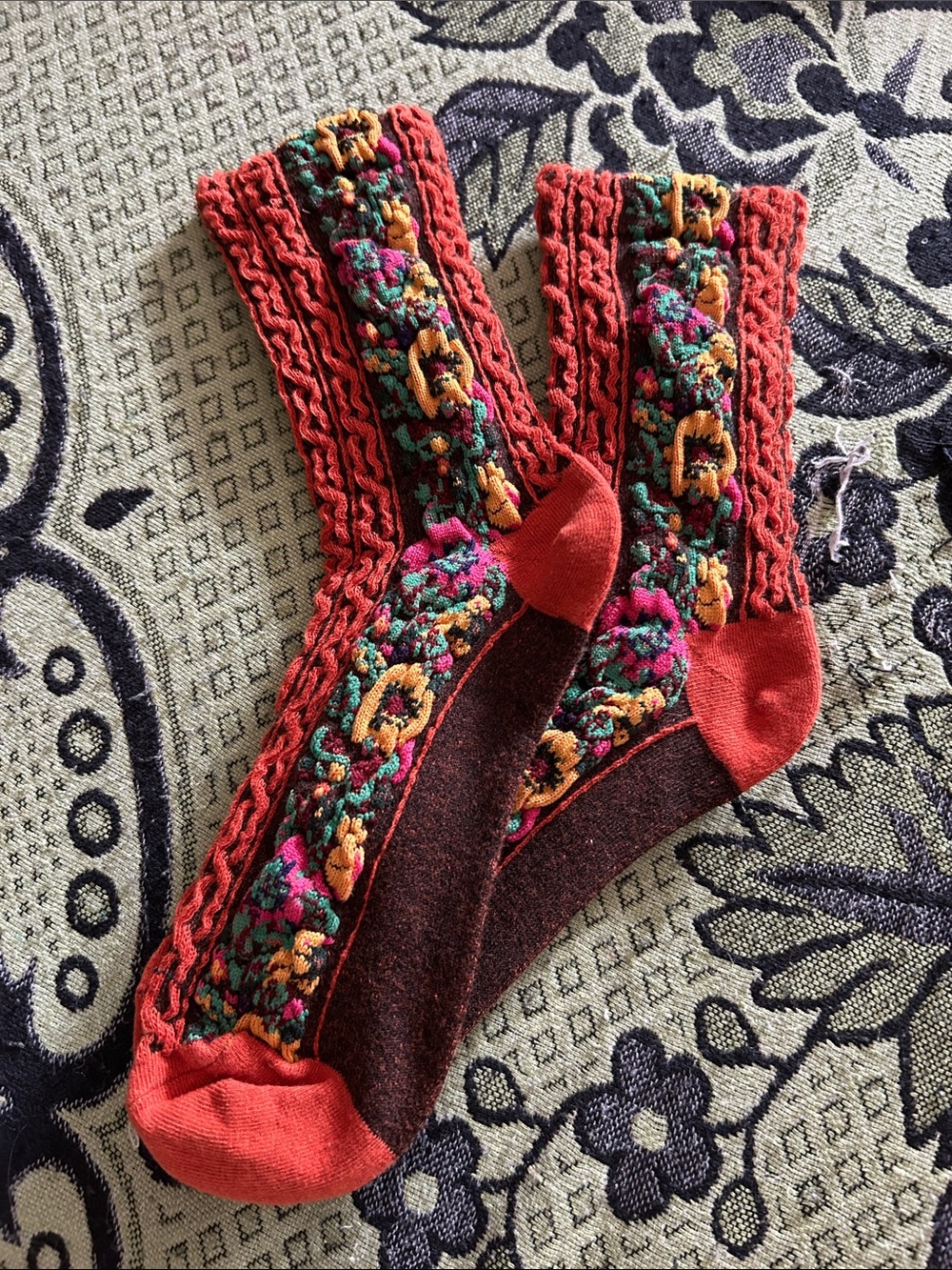 Red Floral Cable-Knit Crew Socks - Unbranded